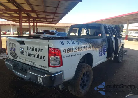 2019 Ram 2500 Big Horn 4X4 8' Box z USA, uszkodzony, nr VIN 3C6UR5JL4KG529969